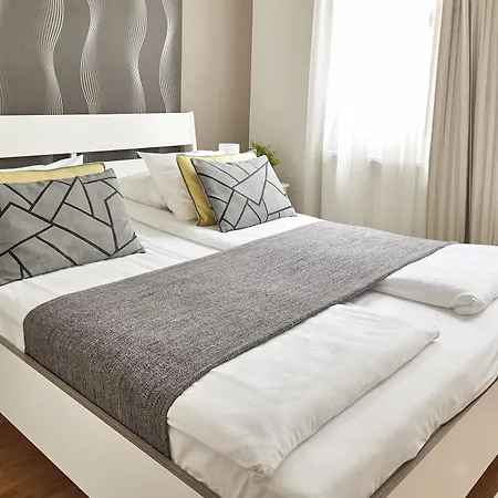 Aparthotel 7seasons 4*
