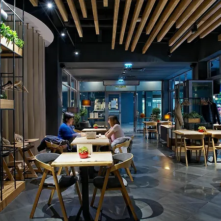 布达佩斯七季公寓酒店 4*